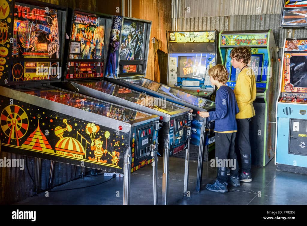 La Historia del Pinball: Diversión Retro en tu Sala de Juegos